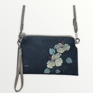 ESPE Convertible Crossbody/Clutch!